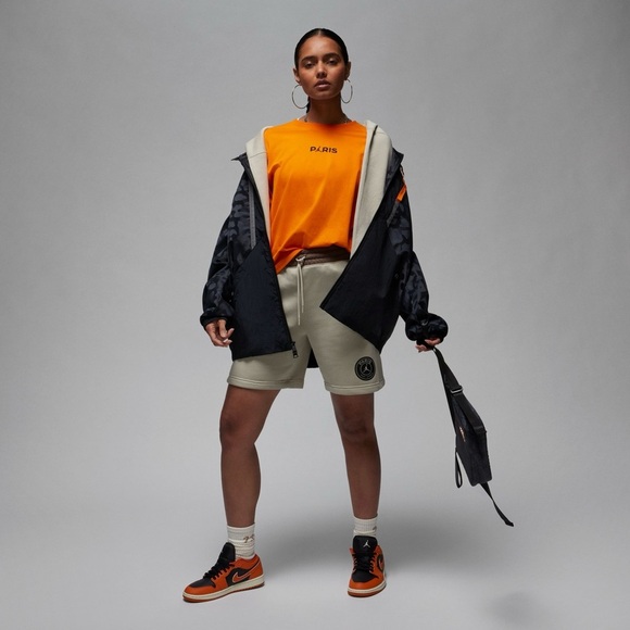 Nike Orange Crop Top - Picture 3 of 4